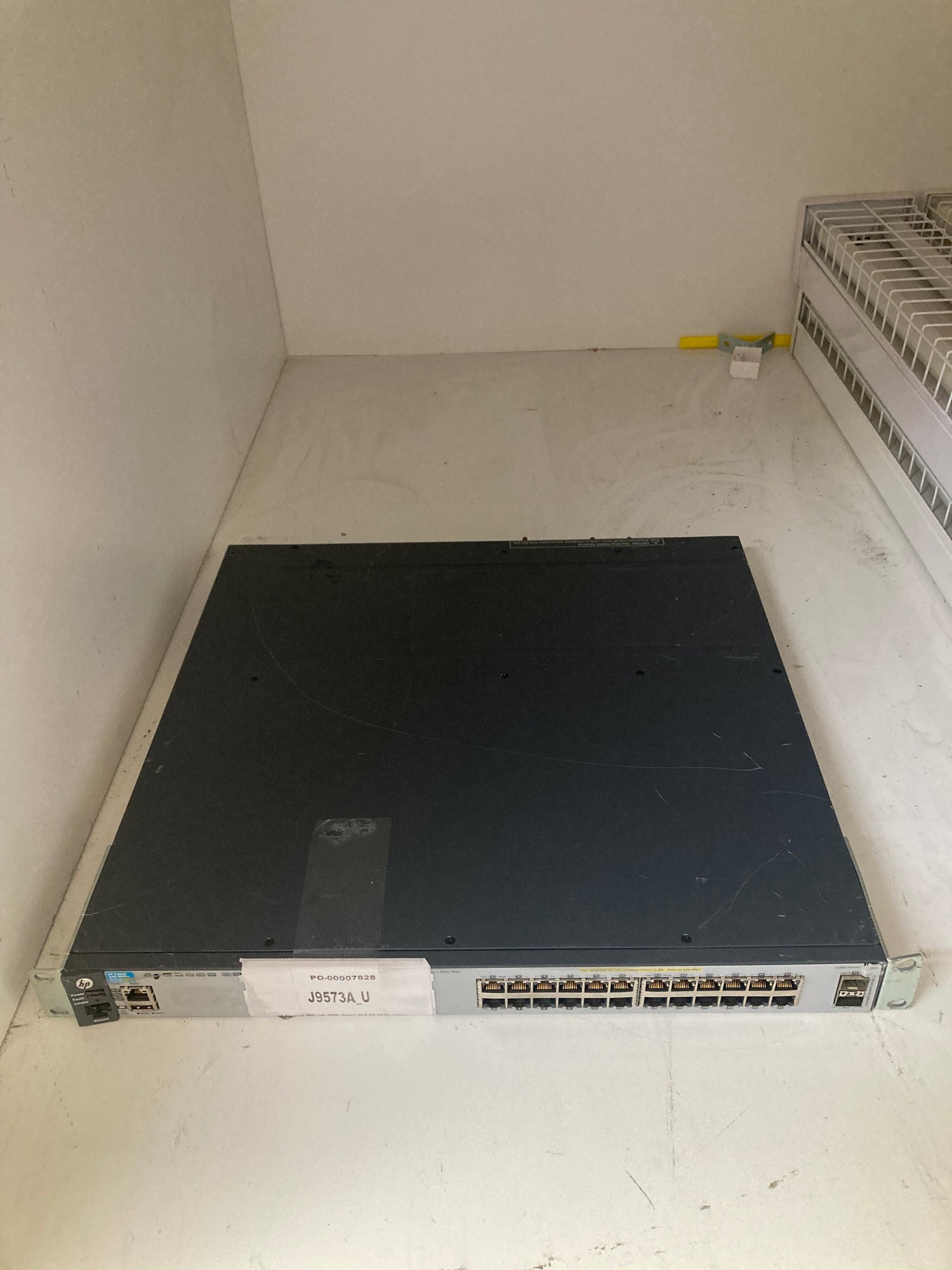 HP Procurve 3800 24G 2SFP+ Switch 24 RJ45 10-100-1000Mb autosensing ports and 2x SFP+ ports J9573A 2nd :J9573A: Alt ( ) Other / /