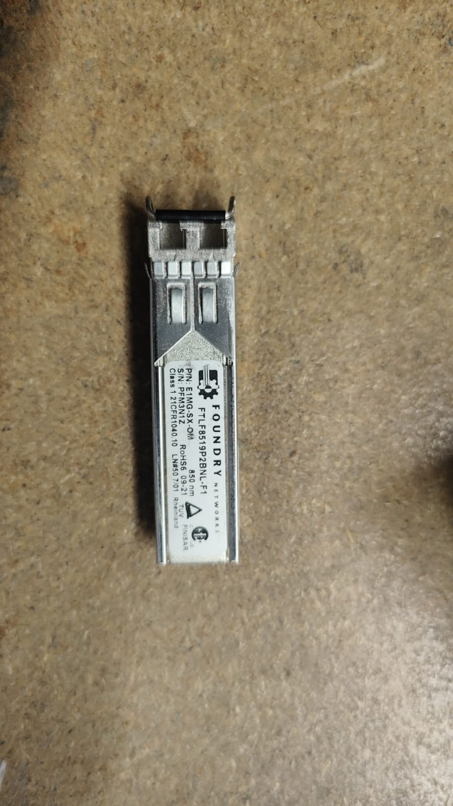 FTLF8519P2BNL-F1 Foundry Networks E1MG-SX-OM 1000BASE-SX SFP 850nm 550m Transceiver Module FTLF8 2nd :: Alt (E1MG-SX-OM `) Other //