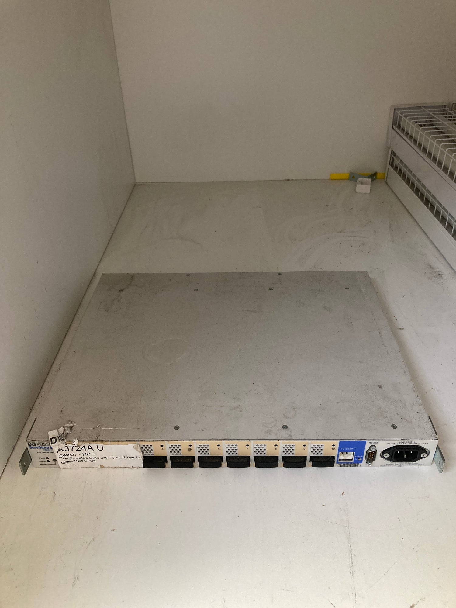 HP Sure Store E Hub S10 FC-AL 10 Port Fibre Channel Hub Switch PN:A3724A 2nd :A3724A: Alt () Other //