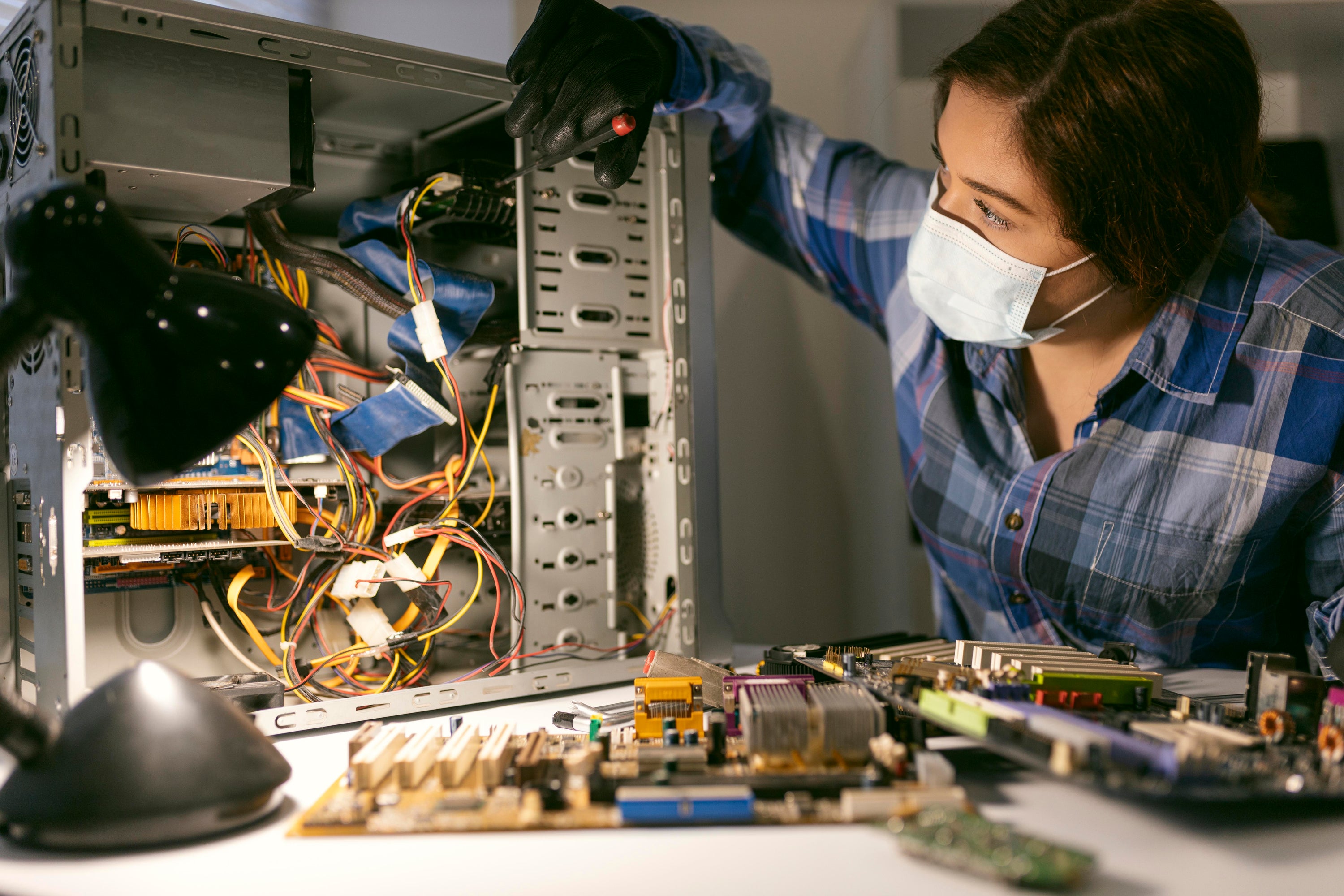 Top Server Networking Accessories Every Data Center Needs