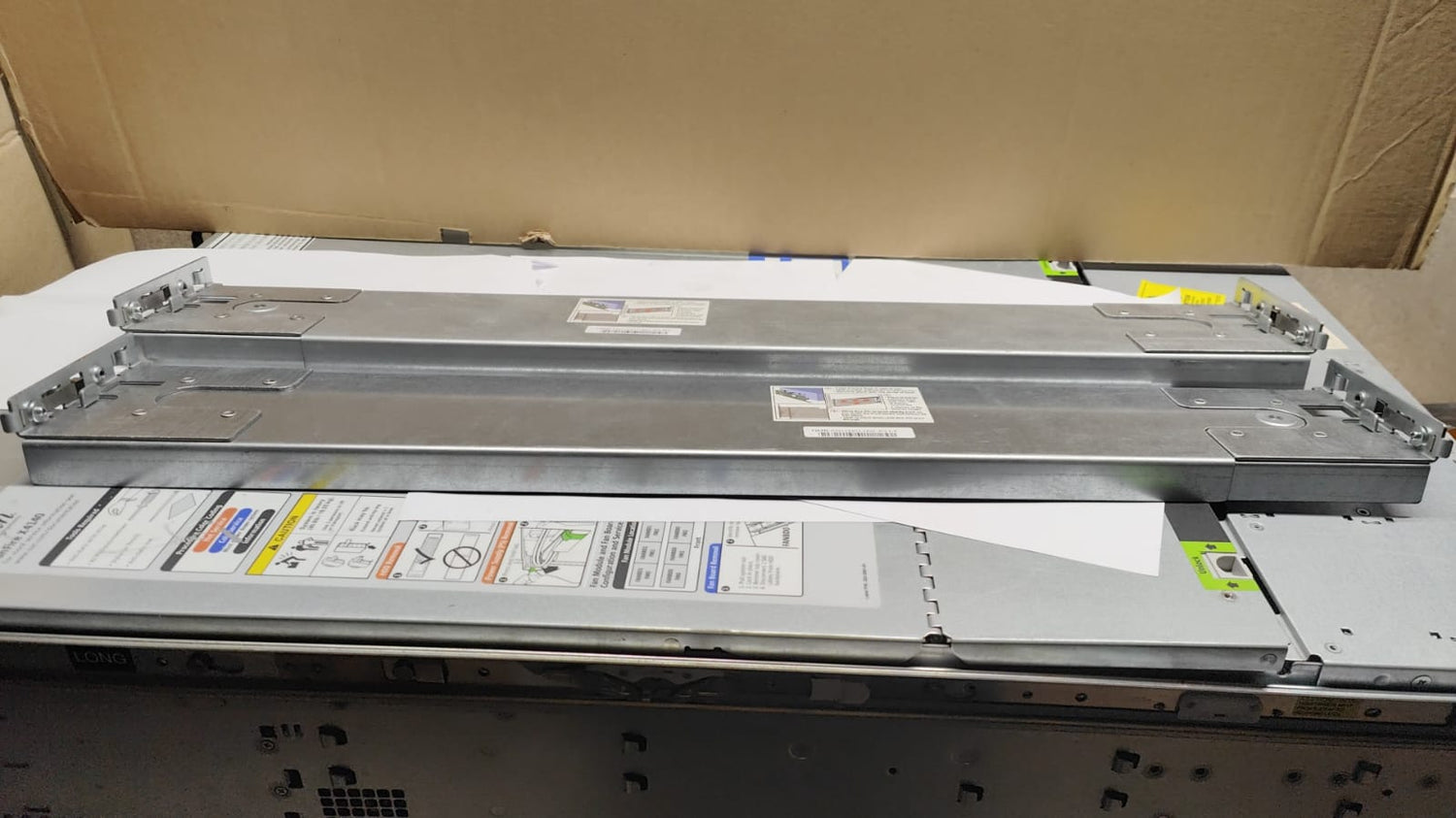 Nimble Storage X3 3U Gen 1 NMB-550-0001-002 X3 LT Outer Rack Mount Rails  2nd :: Alt () Other //