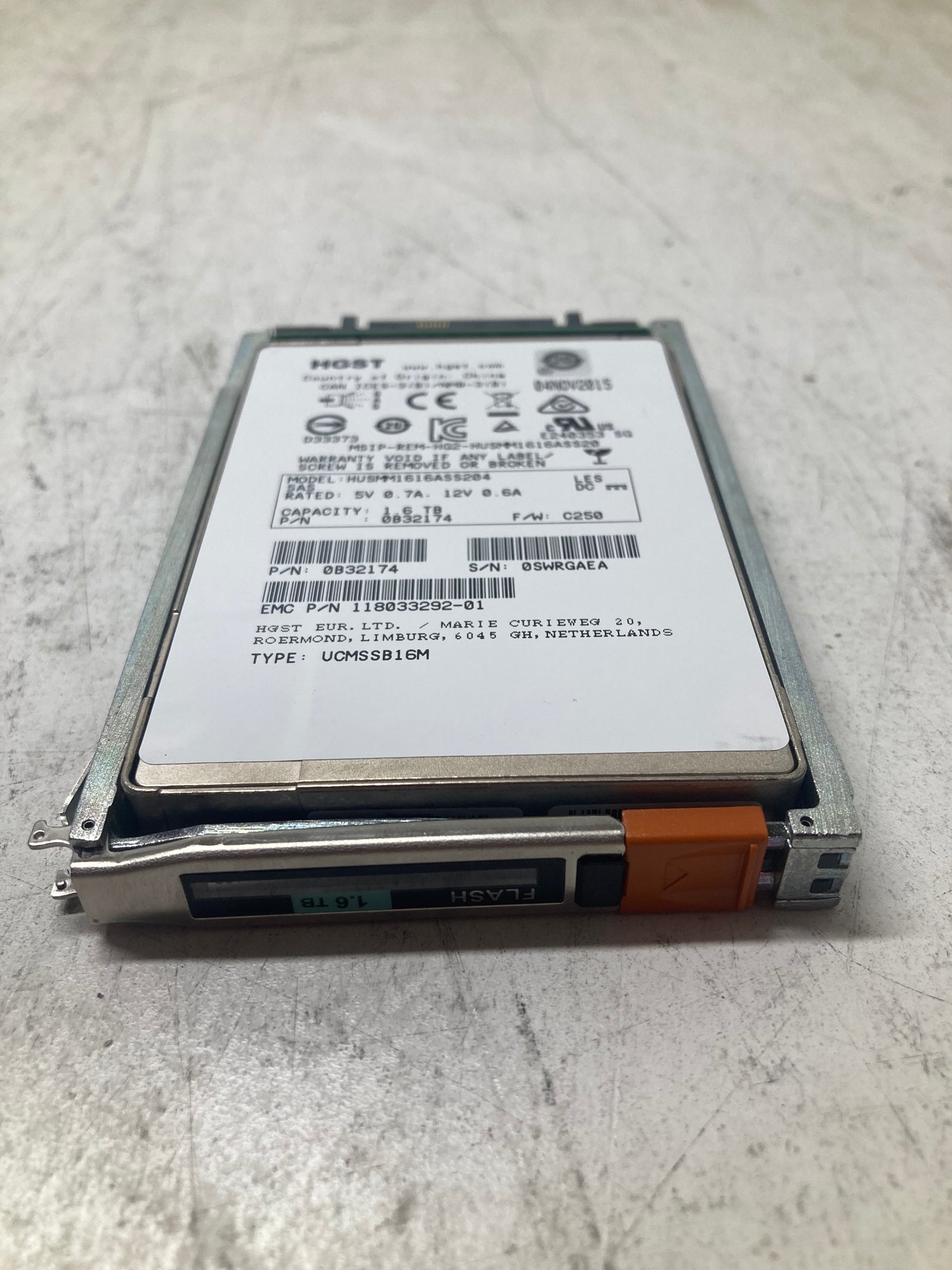 005051721 D3-2S12FXL-1600 EMC 1.6TB 2.5" 6Gbps SAS SSD 2nd :: Alt () Other //