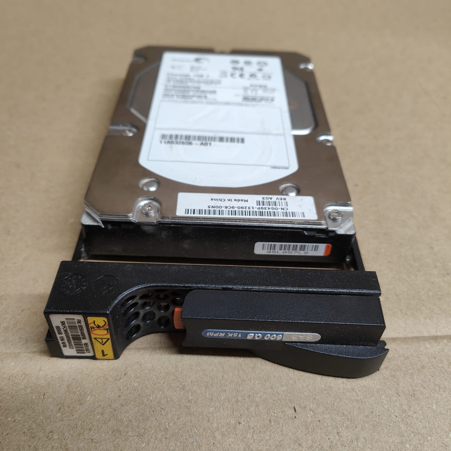 EMC 600GB 15K AX4 Hard Disk Drive AX-SS15-600 2nd :AX-SS15-600: Alt ( G439P ) Other / ST3600057SS 118032656-A01/