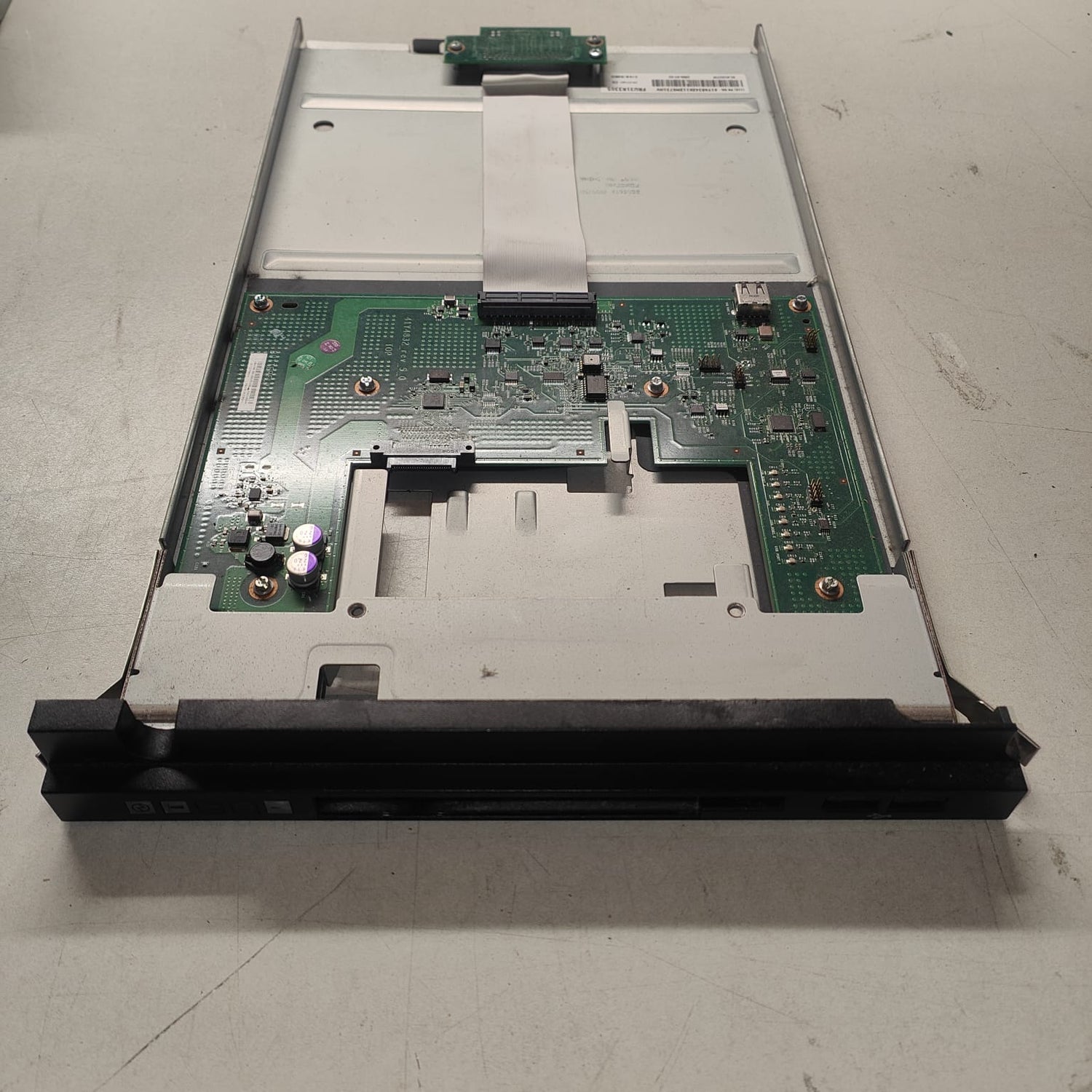 IBM 31R3305 BLADECENTER H MEDIA TRAY no drive  2nd :: Alt () Other //