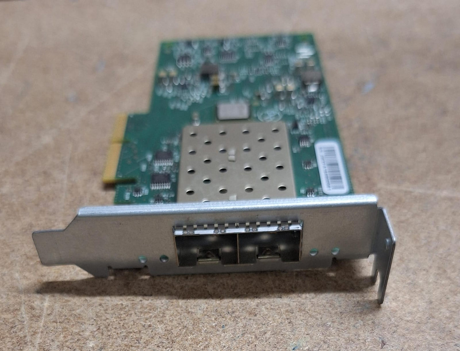 EMC 303-364-000A-03 10GB DP SFP+ ADAPTER FOR ISILON H400 2nd :: Alt () Other //