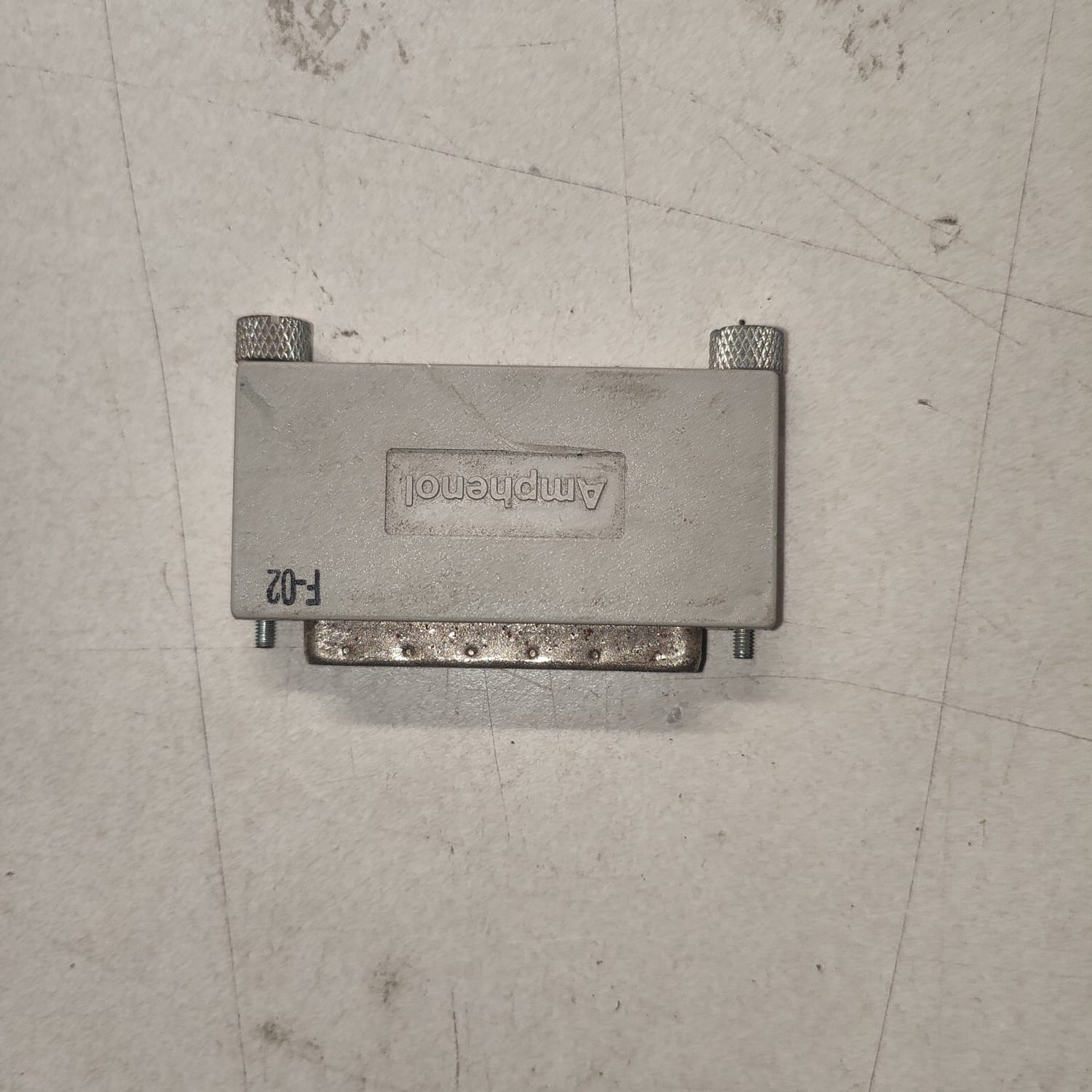 Amphenol SCSI Terminator EXT LVD SE 68 PIN PN:515650001 2nd :515650001: Alt () Other //