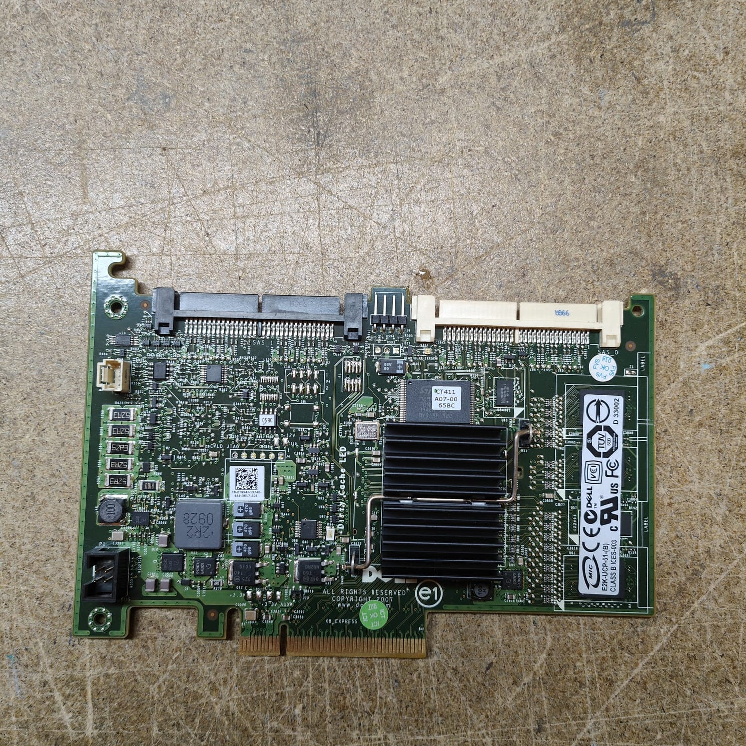 Dell PERC 6/i SAS PCI-E RAID Controller PN:T954J 2nd :T954J: Alt () Other //