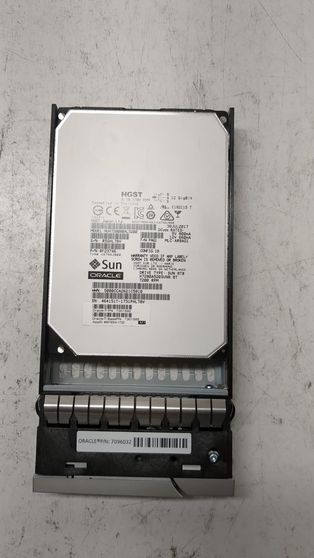 7301592 Sun Oracle 8TB 7.2K SAS 12Gb/s 3.5in HDD 2nd :: Alt HUH728080AL5200 Other //