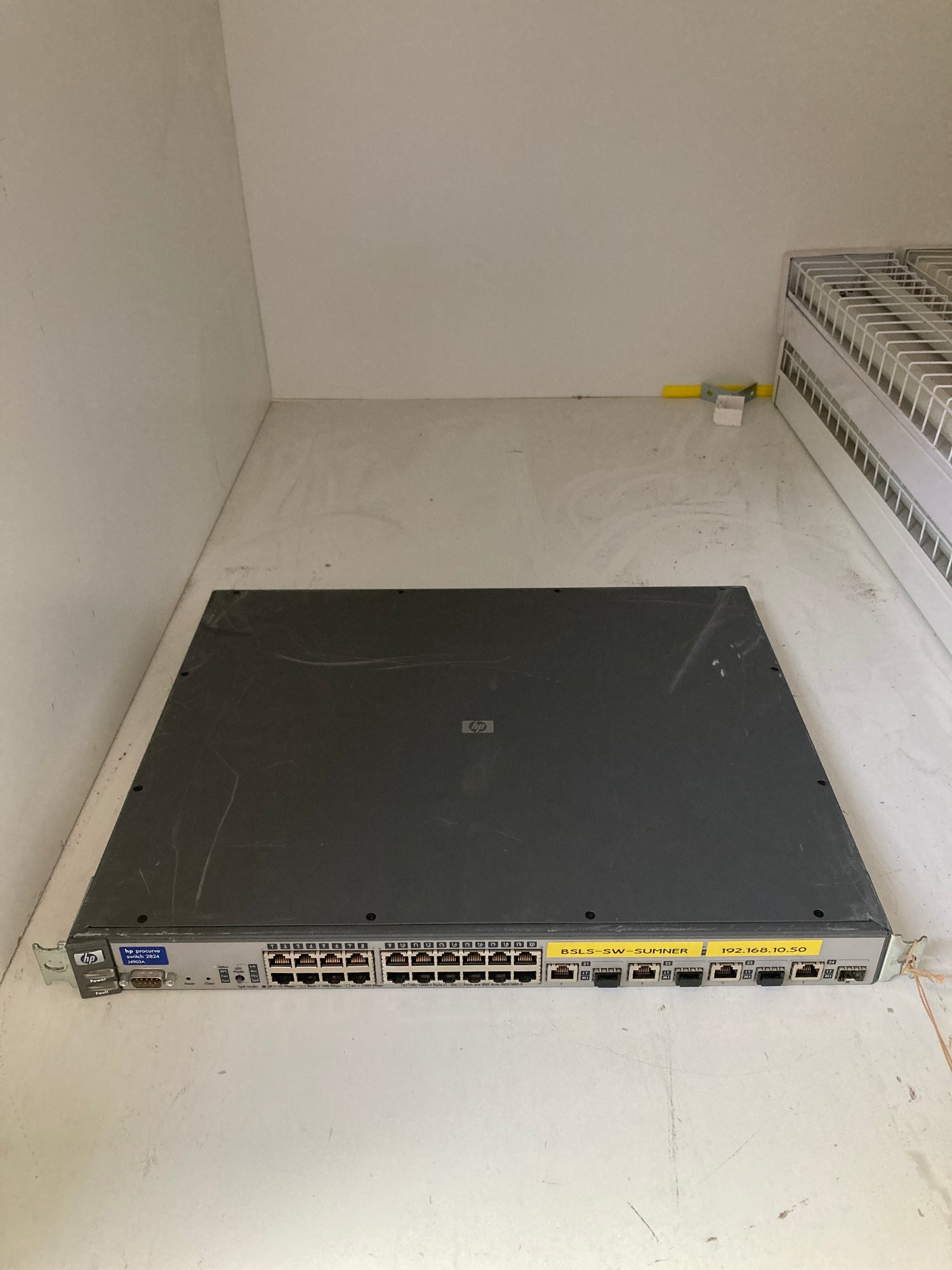 J4903A HP PorCurve Switch 2824 J4903A 24-Port Ethernet Switch 2nd :: Alt () Other //