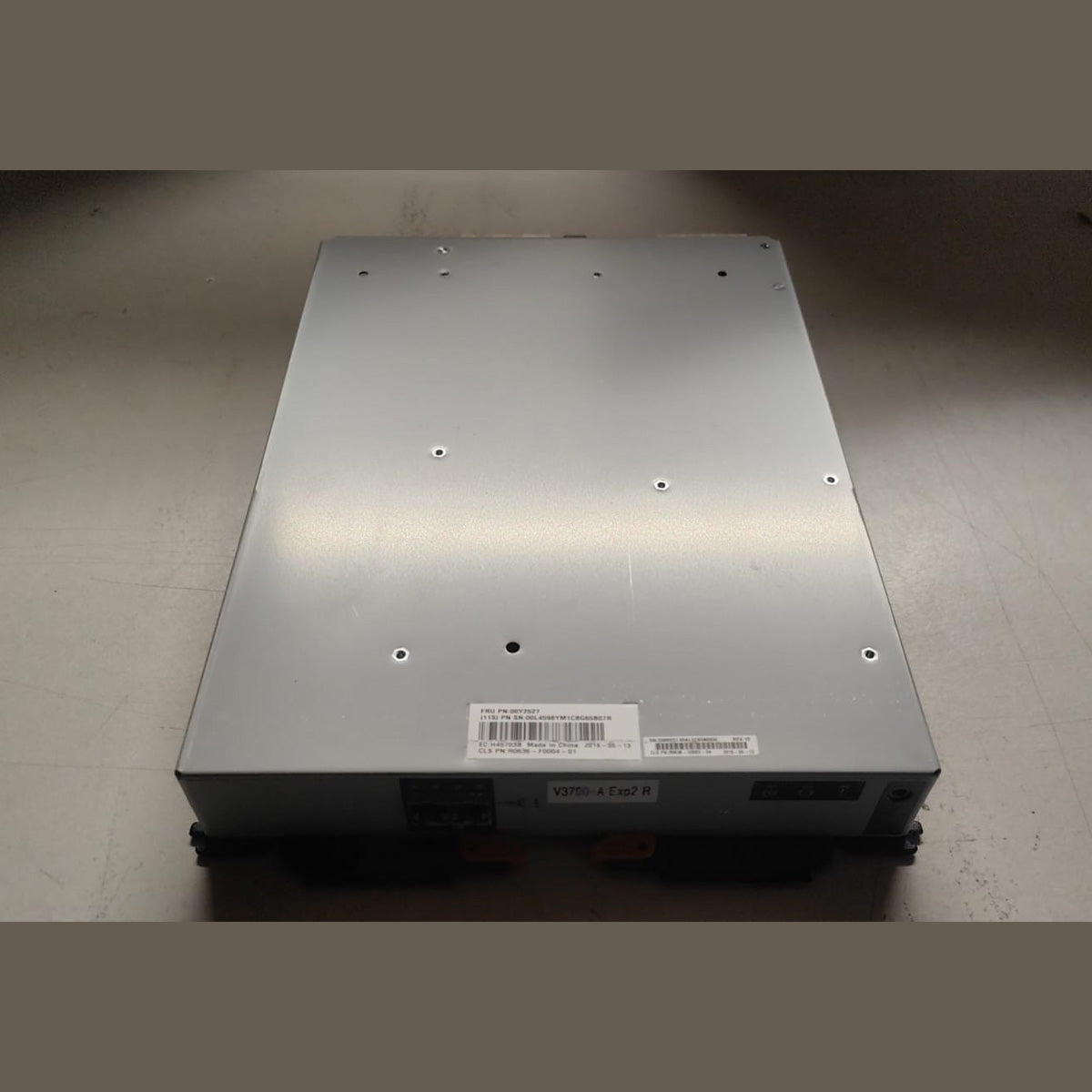 IBM 00Y2527 V3700 ESM Expansion Canister 2nd :: Alt () Other /R0793-F0200-01 R0636-F0006-02/.
