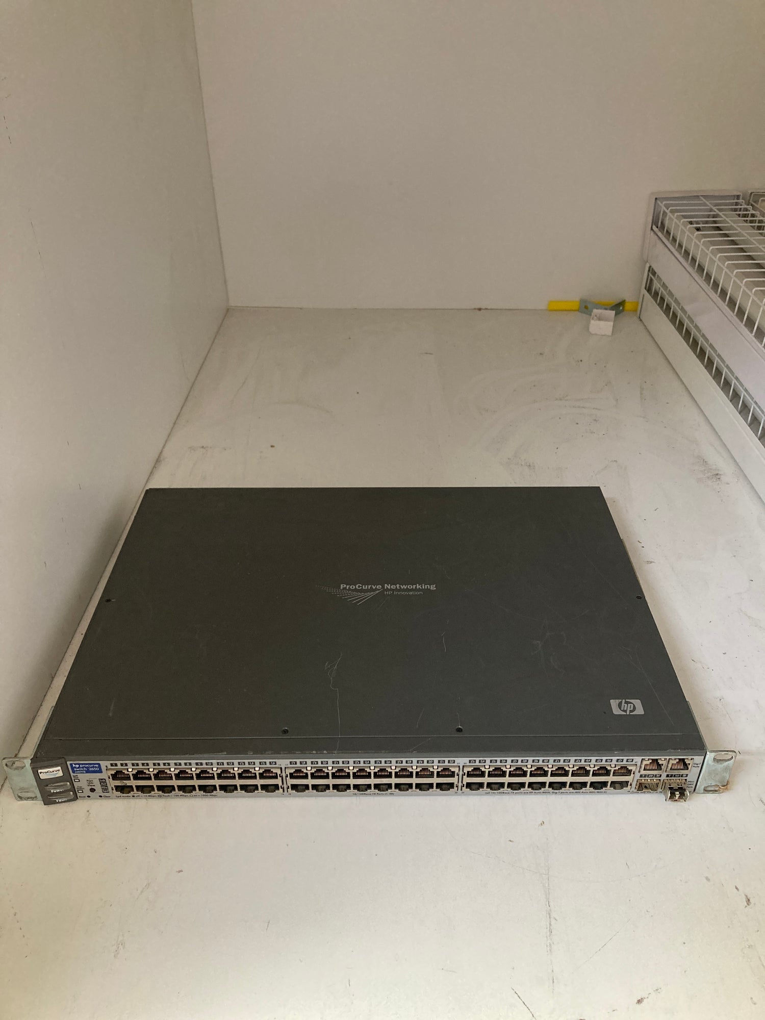 J4899B HP ProCurve 2650 48-Port 10/100 Base Ethernet Switch 2nd :: Alt () Other //