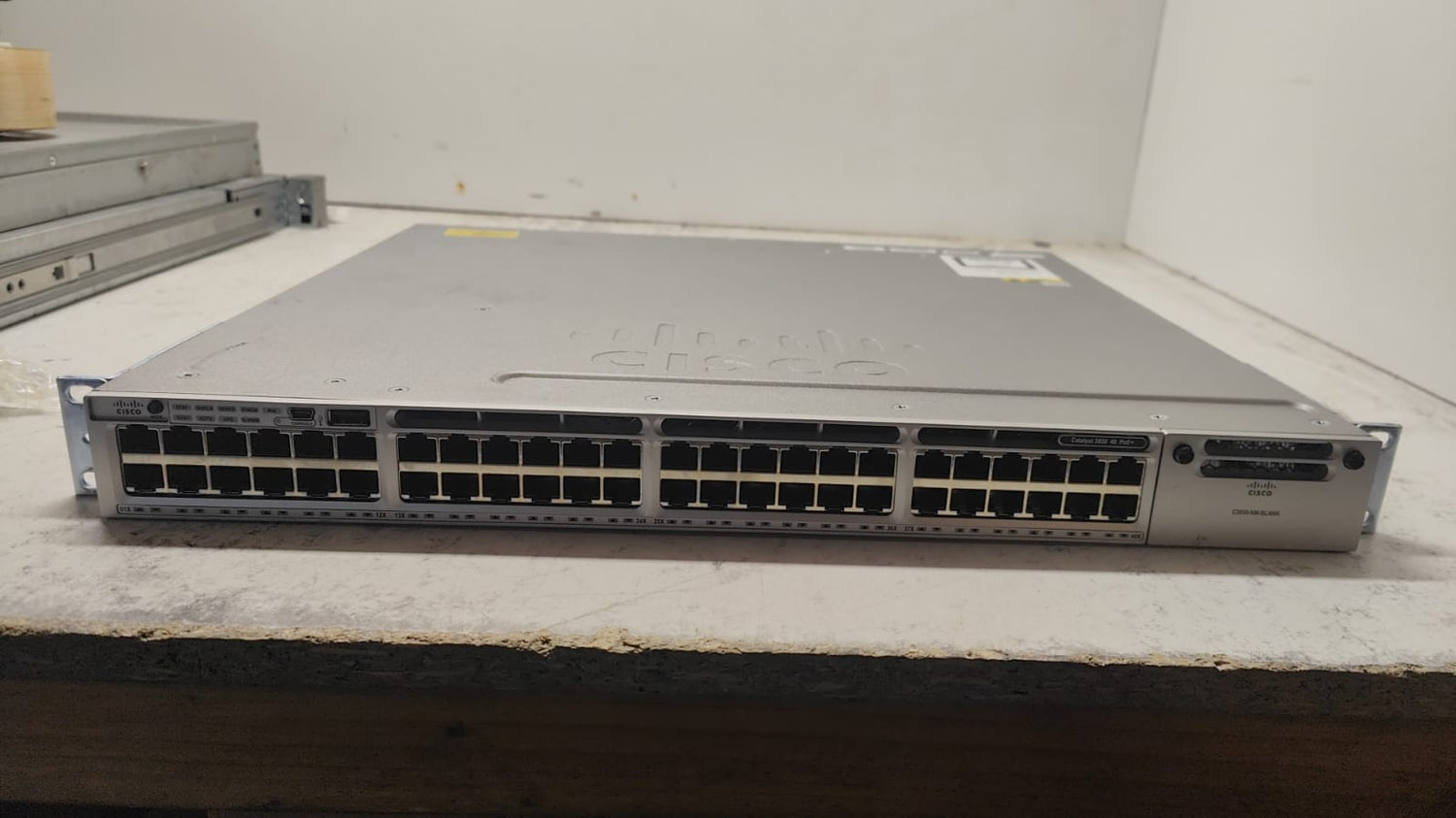 Cisco WS-C3850-48F-S Switch Full PoE+ INC PSU & FANS 2nd :: Alt () Other //
