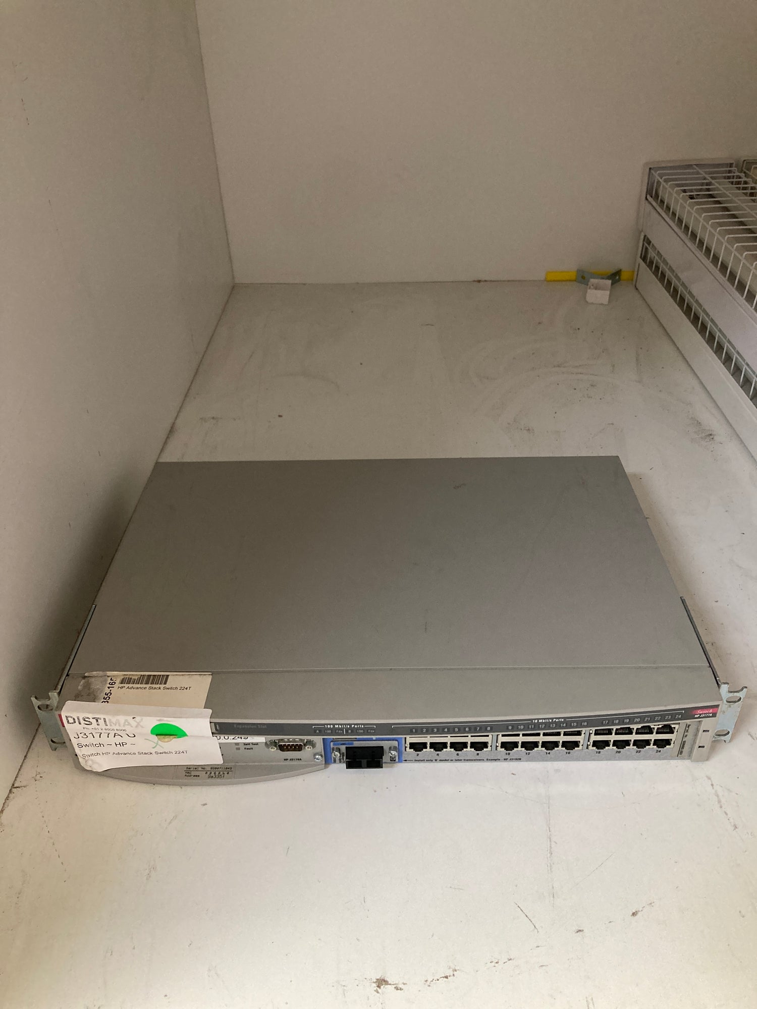 Switch HP Advance Stack Switch 224T PN:J3177A 2nd :J3177A: Alt () Other //