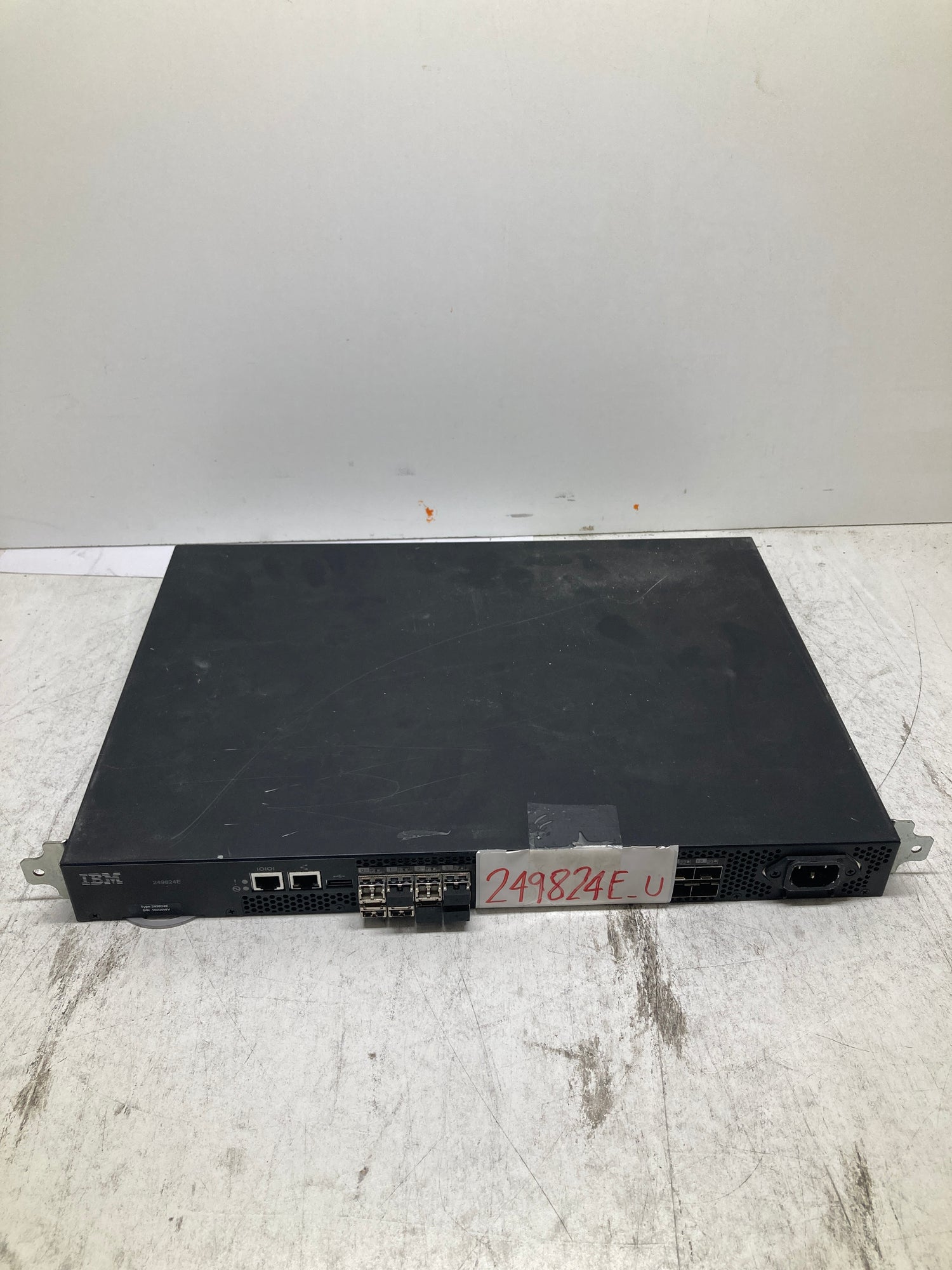 IBM Fibre Switch 8GB 24 Port Switch PN:249824E 2nd :249824E: Alt (BR-300) Other //