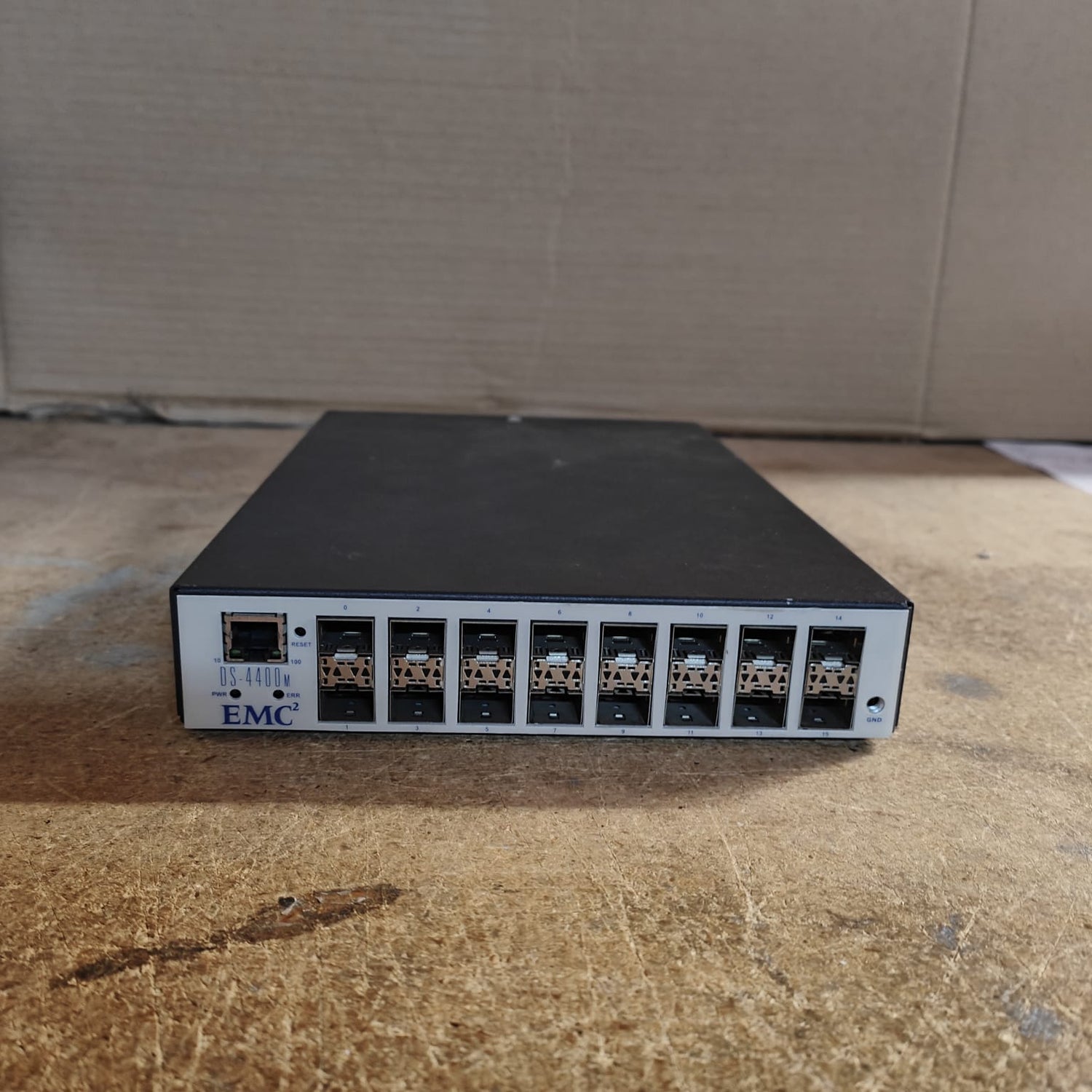 DS-4400 EMC DS4400 4.25Gbp SAN Switch 100-652-009 2nd :100-652-009: Alt () Other //