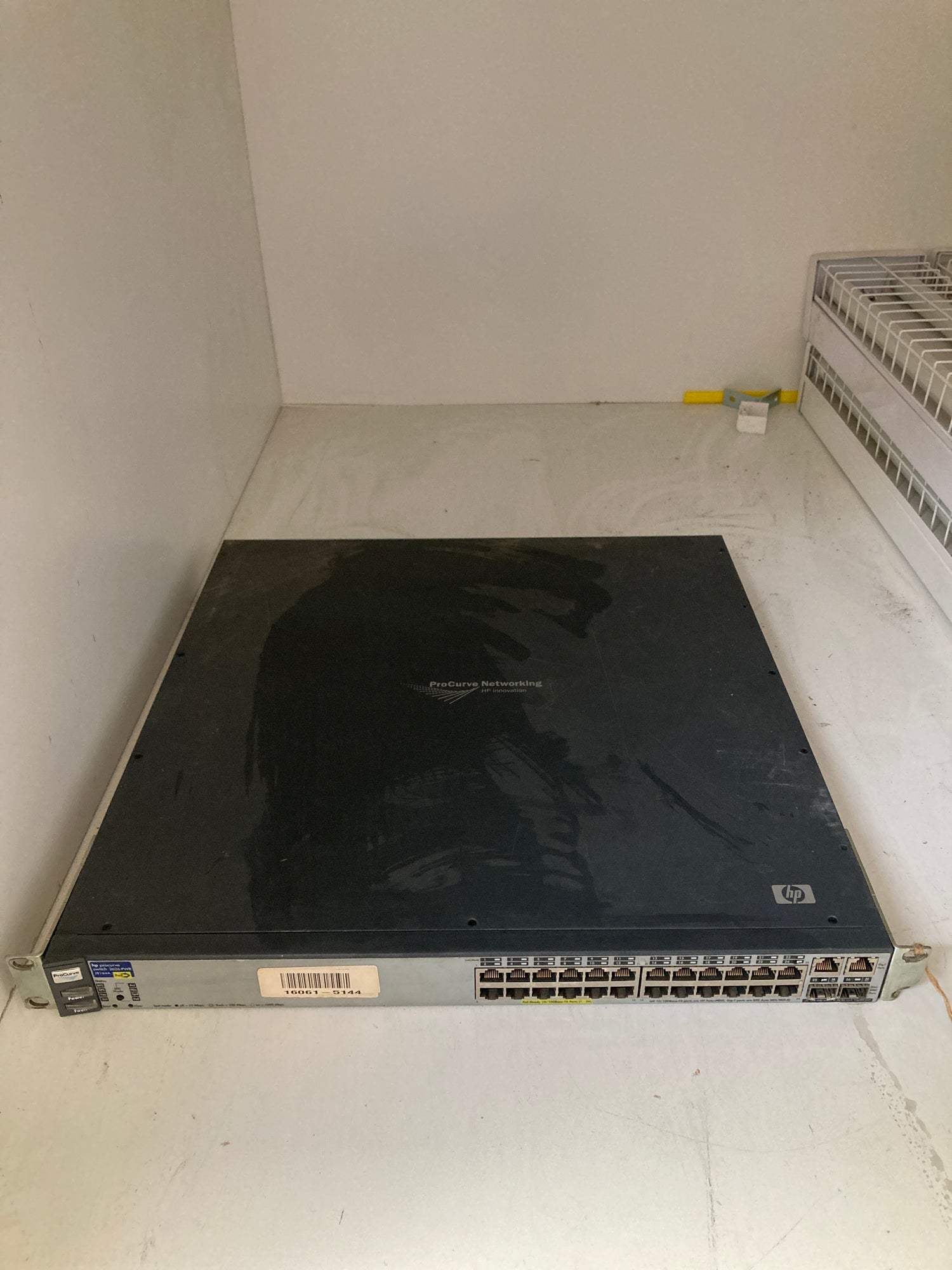 HP Procurve 2626  PWR Switch 24 Port PoE PN:J8164A 2nd :J8164A: Alt () Other //