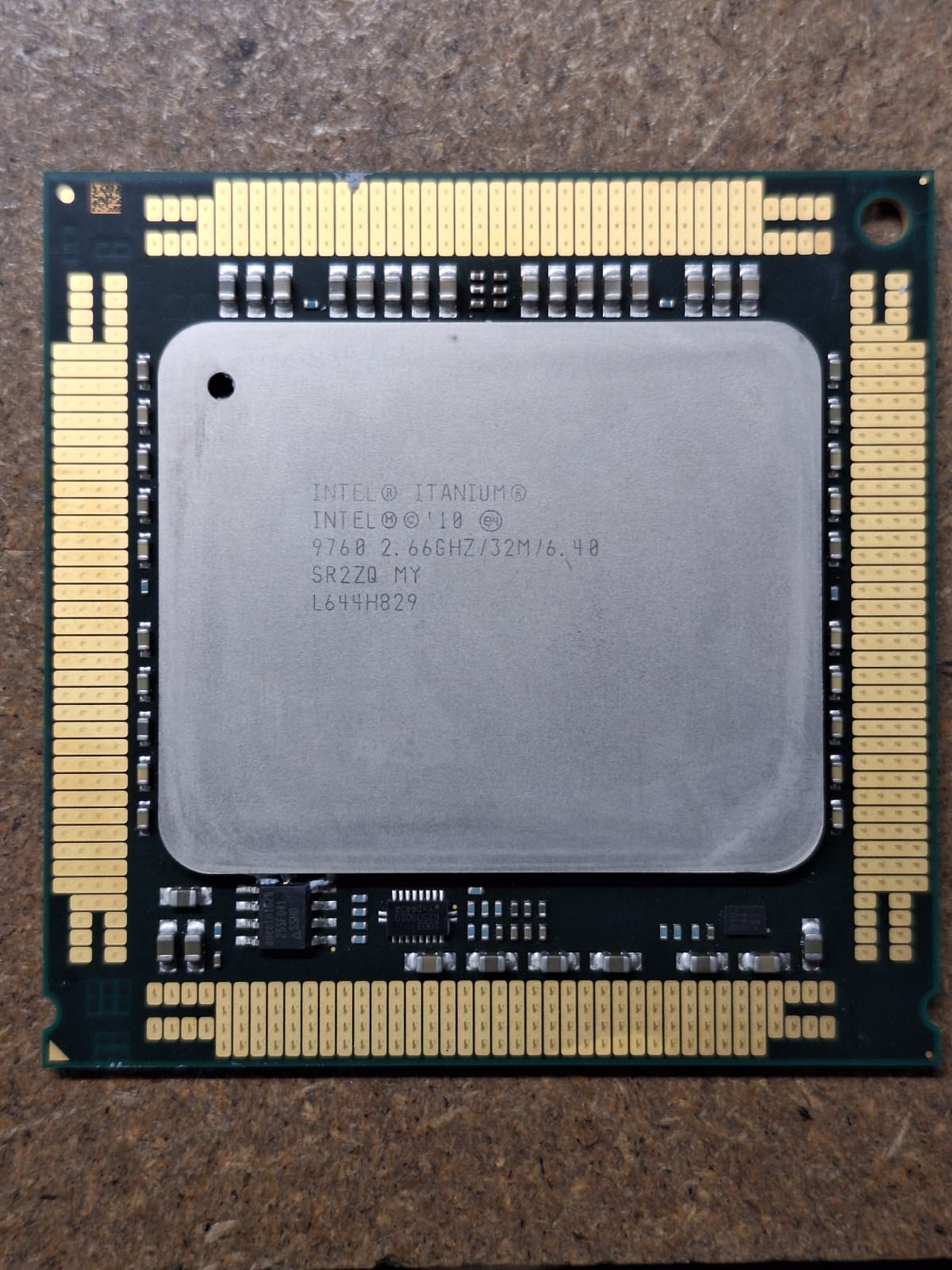 Intel SR2ZQ Itanium 9760 8C 2.66G 6.40GT/s 170W 2nd :: Alt () Other //
