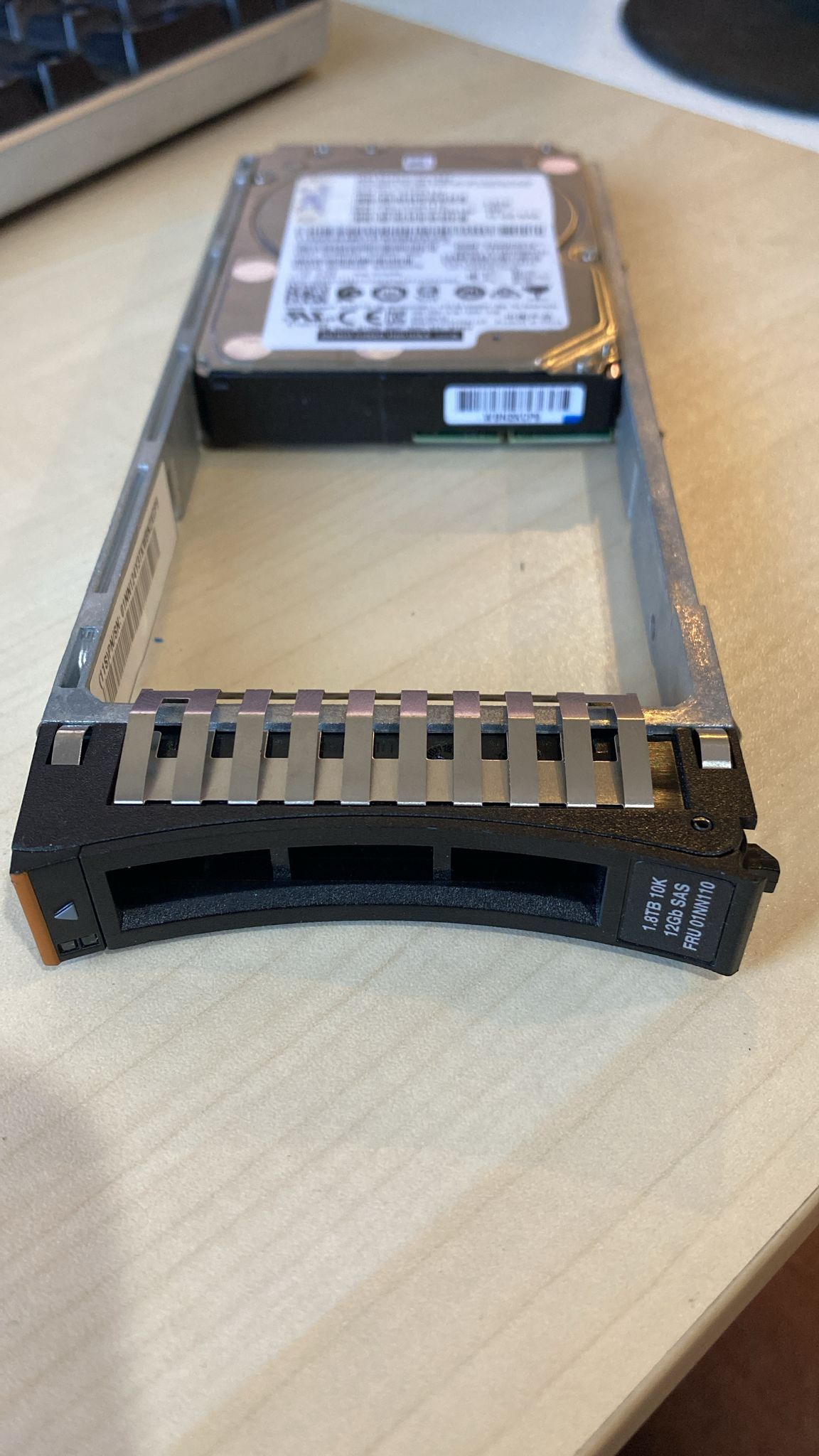 01NN110 IBM 1.8TB 10K 12GB SAS 2.5 V7K G2 Hard disk drive 2nd :: Alt () Other //