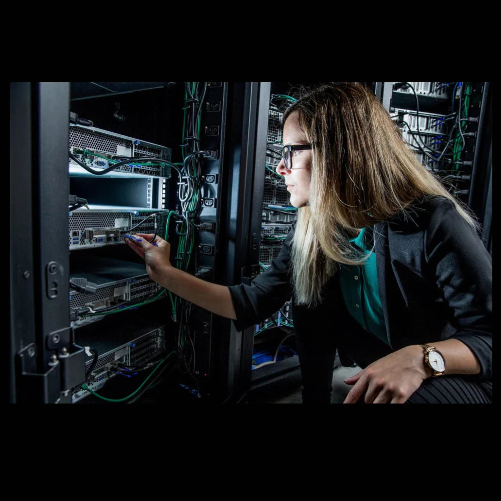 X66020A-R6 Netapp 1M MiniSAS HD to QSFP Cable 2nd :: Alt () Other //